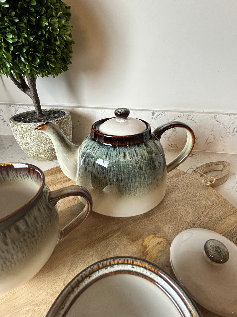 Reactive glaze tea pot