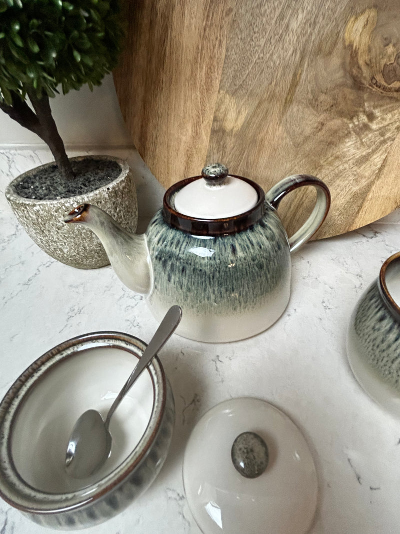 Reactive glaze tea pot