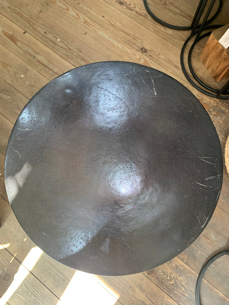 Store seconds Black Round Metal Table