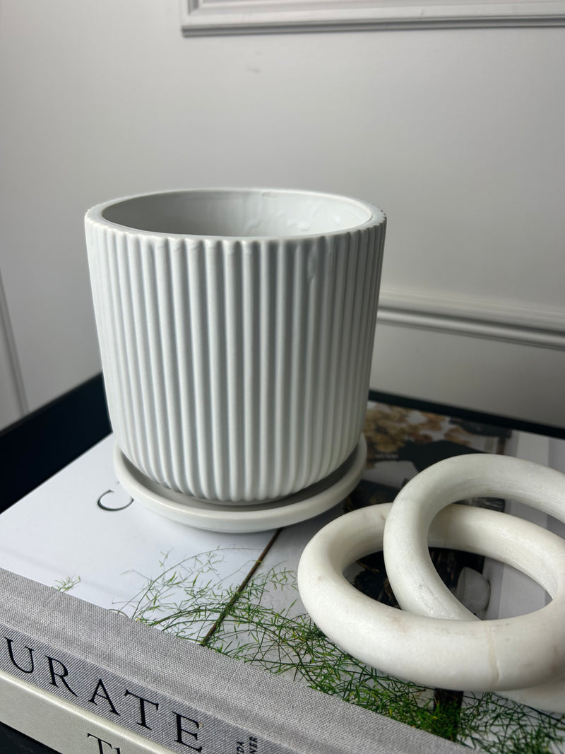 White Ribbed Plant Pot With Plate