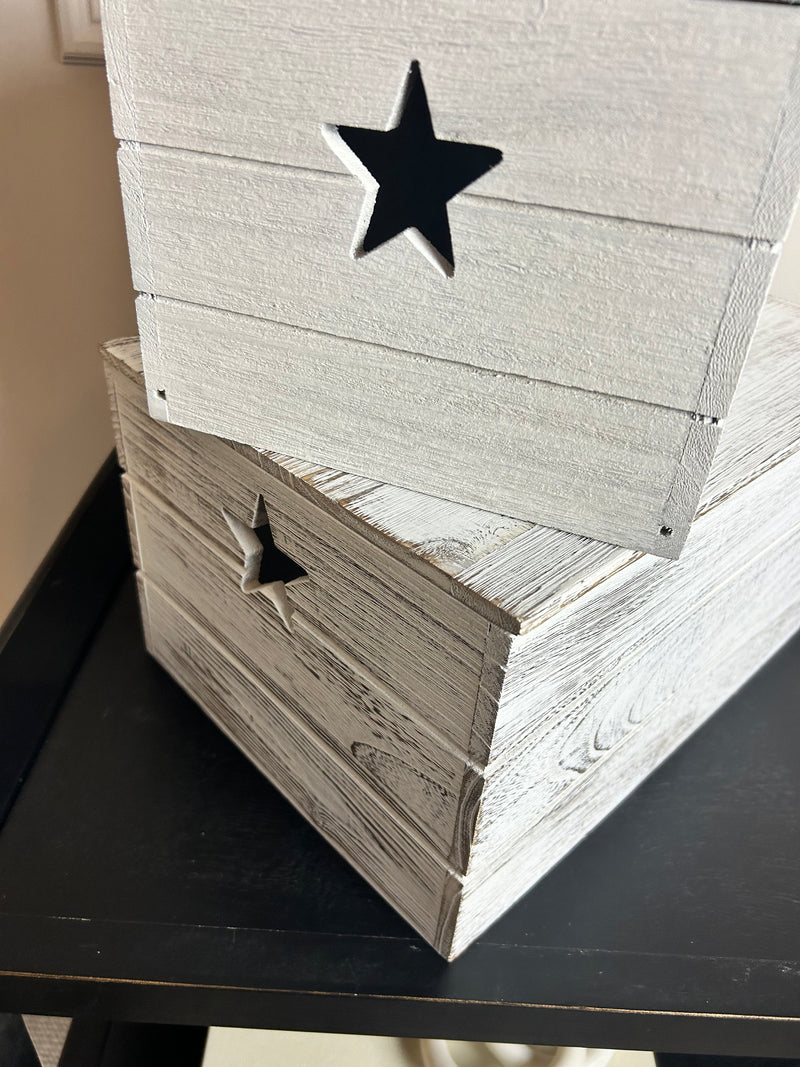 Large star white lidded box