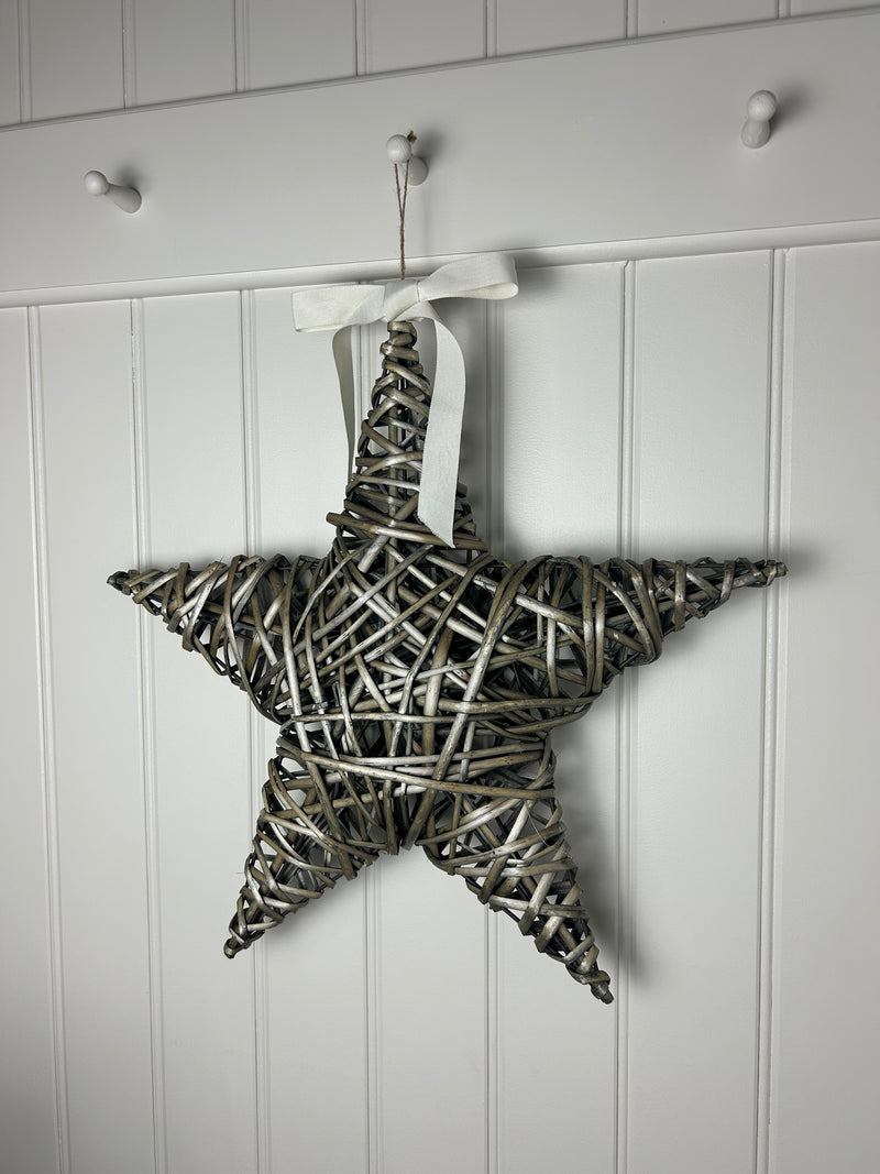 Antique wash hanging wicker willow star 50cm