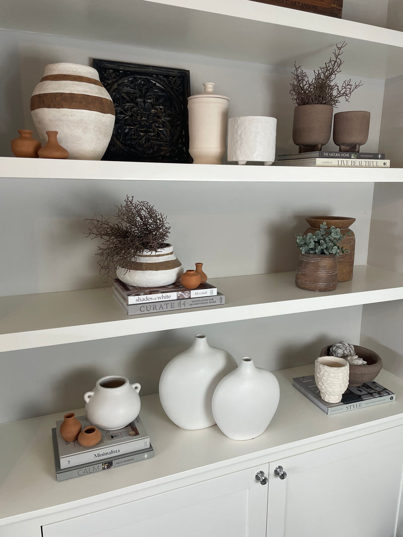 Cocos White Urn Pot vase