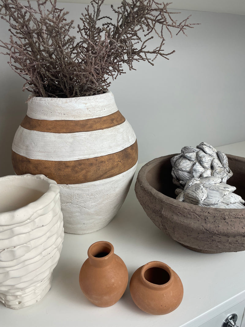 Off White Scalloped textured Edged Plant Pot