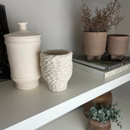 Off White Scalloped textured Edged Plant Pot