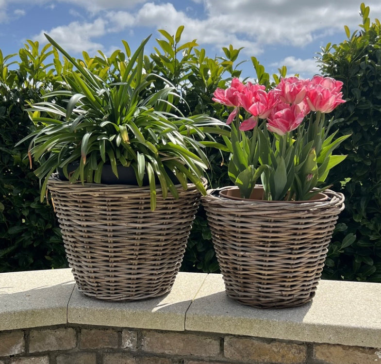 Small minna garden grey wash round basket