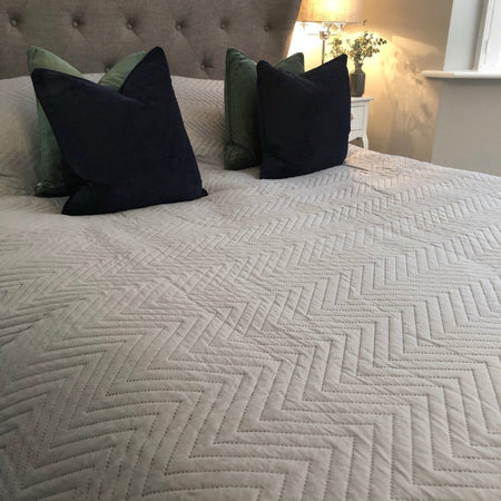Light grey quilted bedspread throw king double 230cm by 200cm