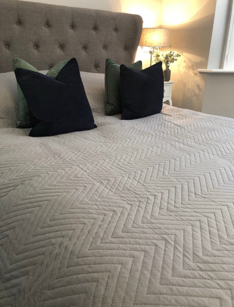 Light grey quilted bedspread throw king double 230cm by 200cm