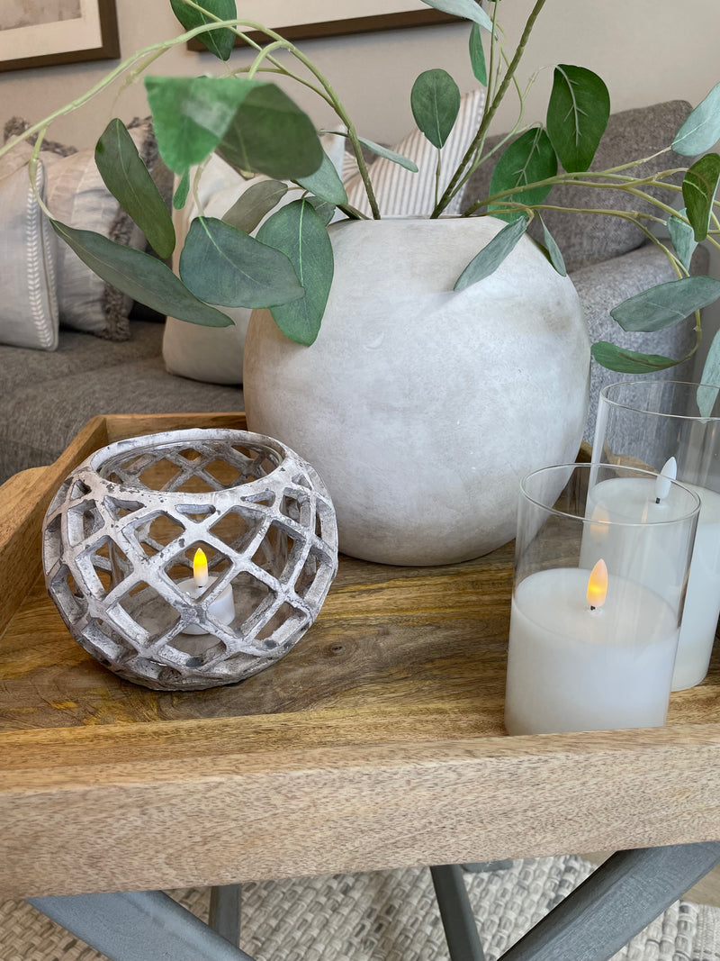 Medium squat lattice candle holder