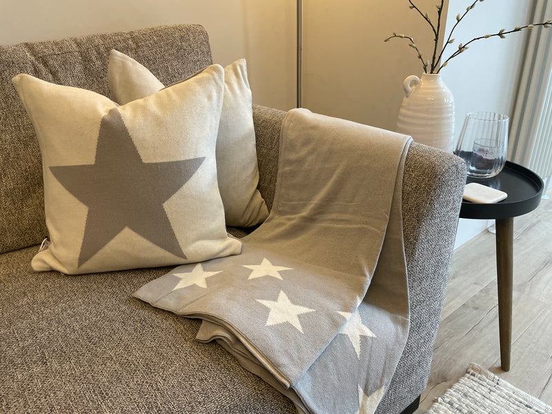 Double sided dove grey and cream star knit throw