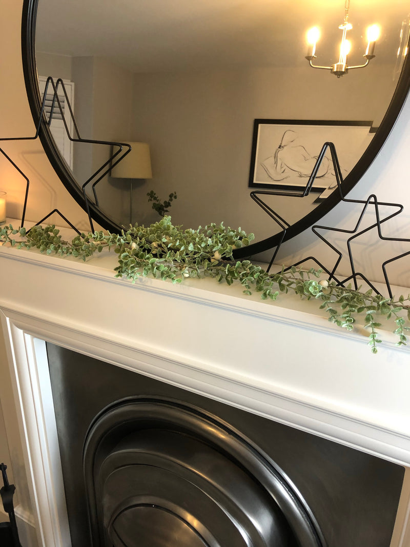 Black metal outline star 3 sizes