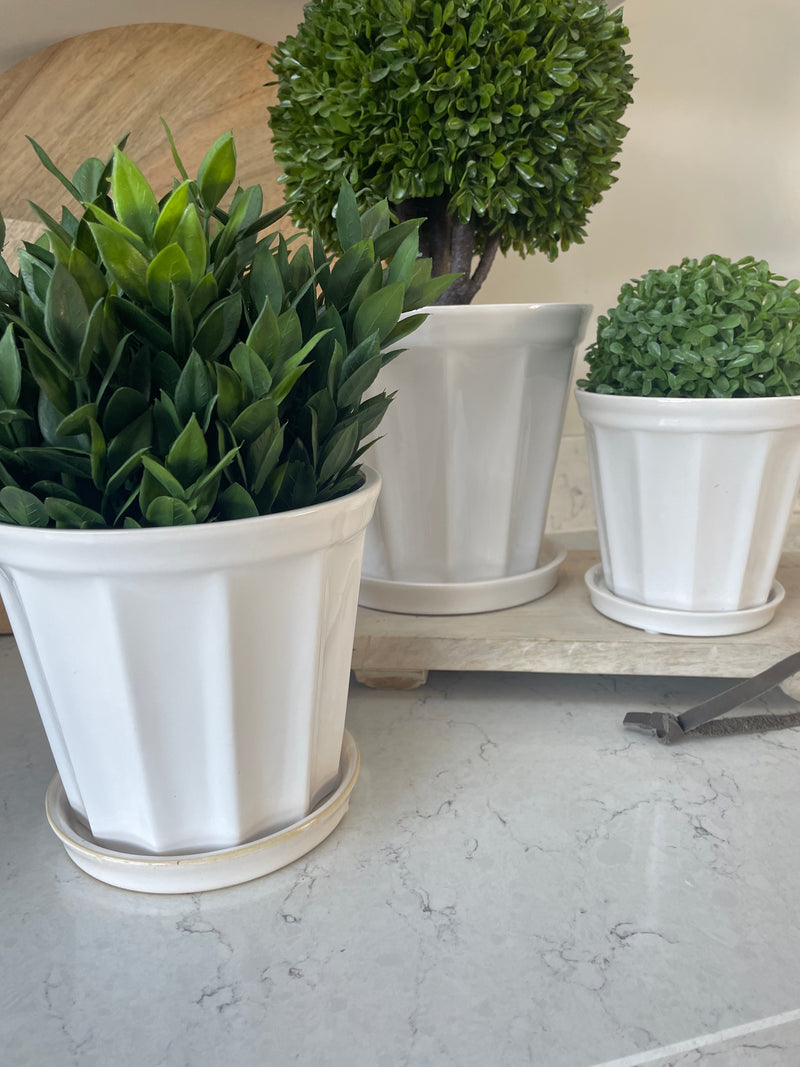 Large white ribbed plant pot with plate