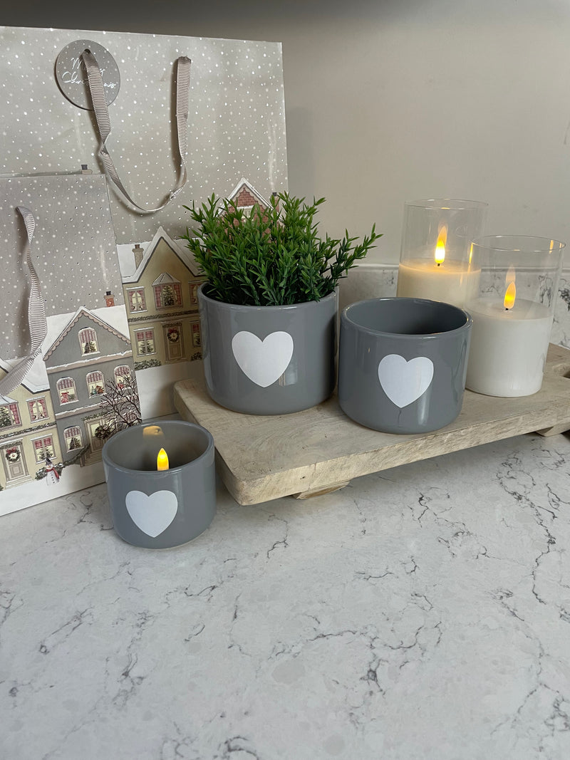 Set of 3 ceramic grey heart planters