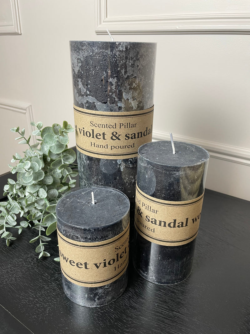 Small sweet violet and sandalwood pillar candle