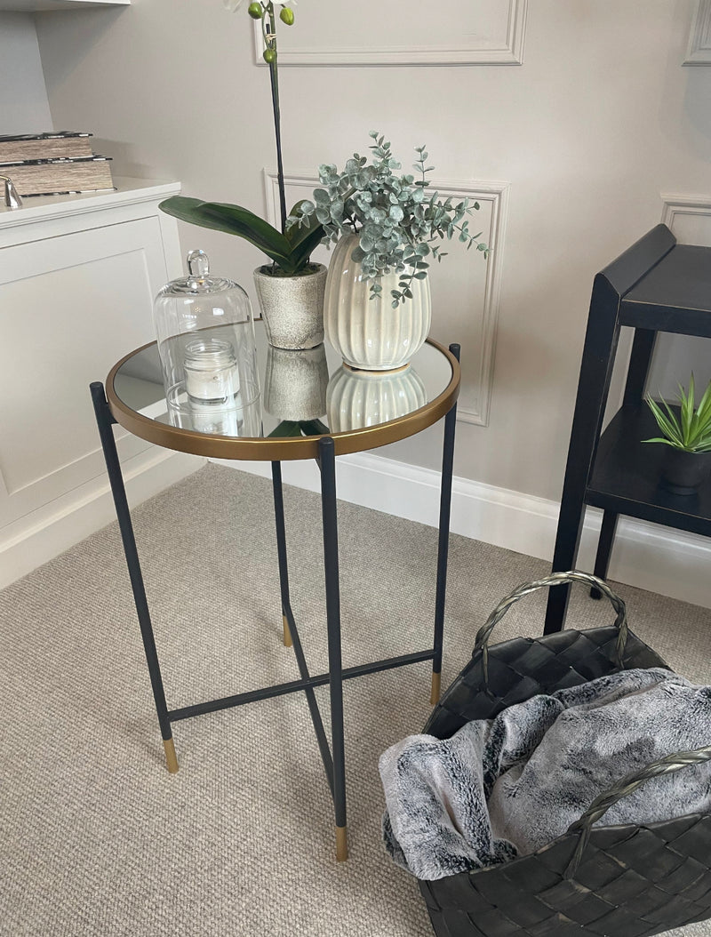 Medium mirrored top side table black gold