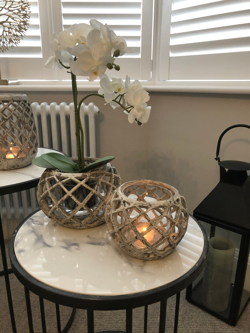 Medium squat lattice candle holder