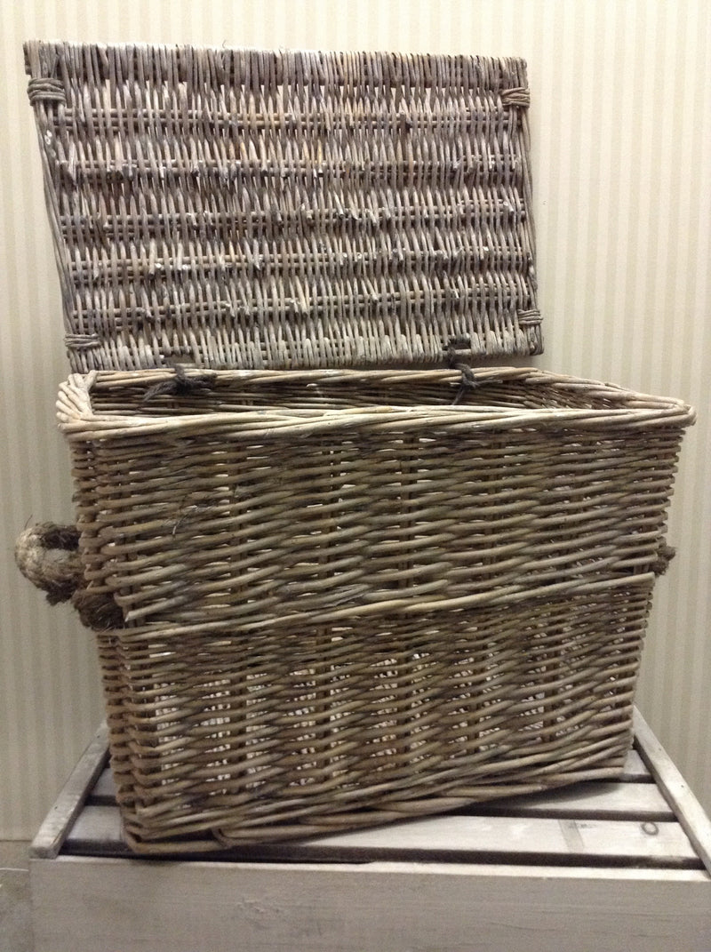 Medium woven willow wicker lidded box basket trunk
