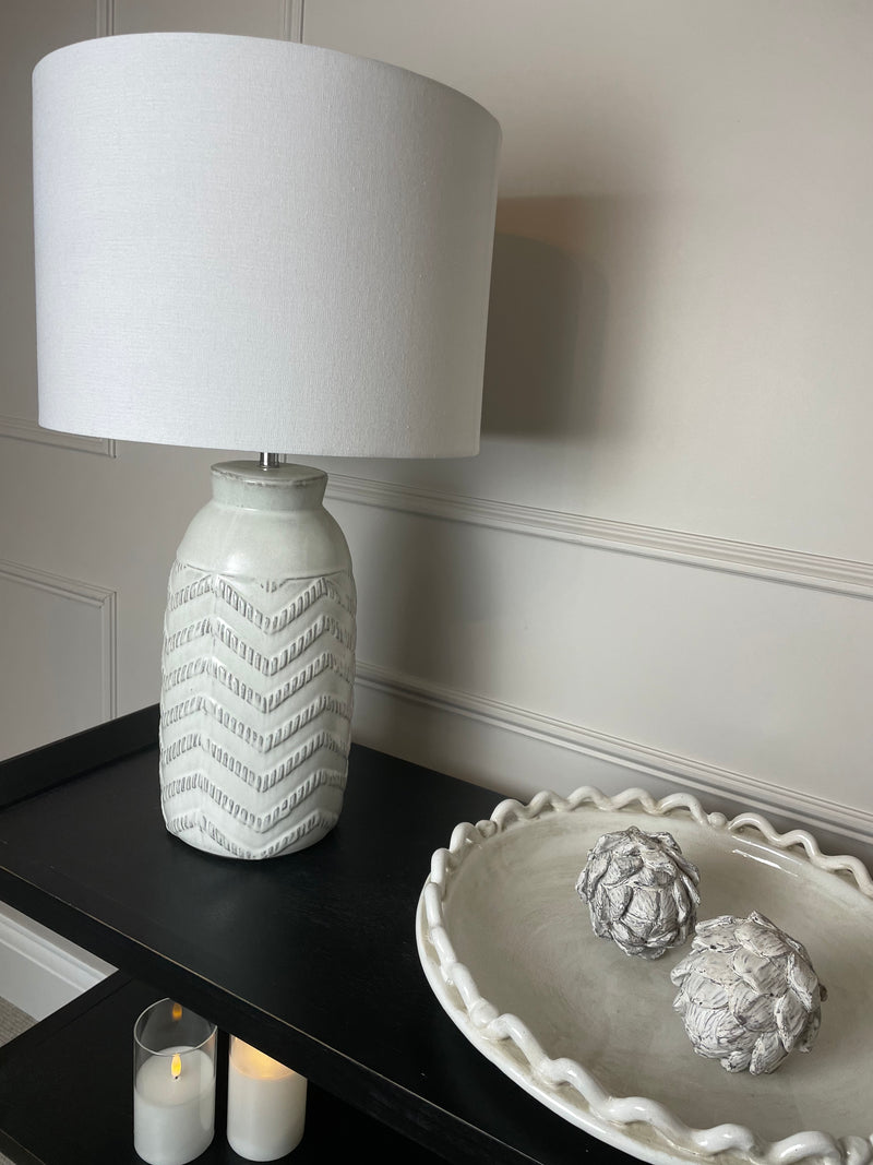 Zig zag lamp with white linen shade