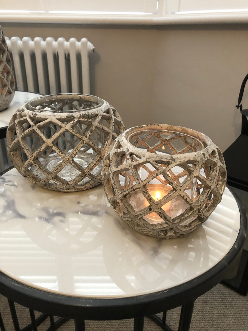 Medium squat lattice candle holder