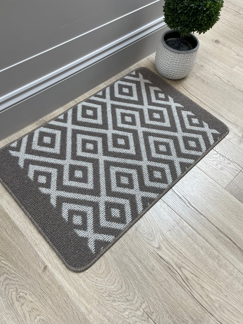 Stone taupe geo door mat 80x50