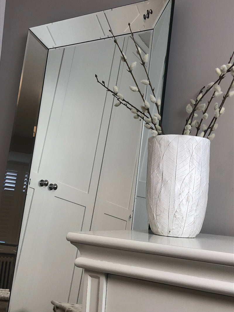 Leaf embossed chunky embossed vase