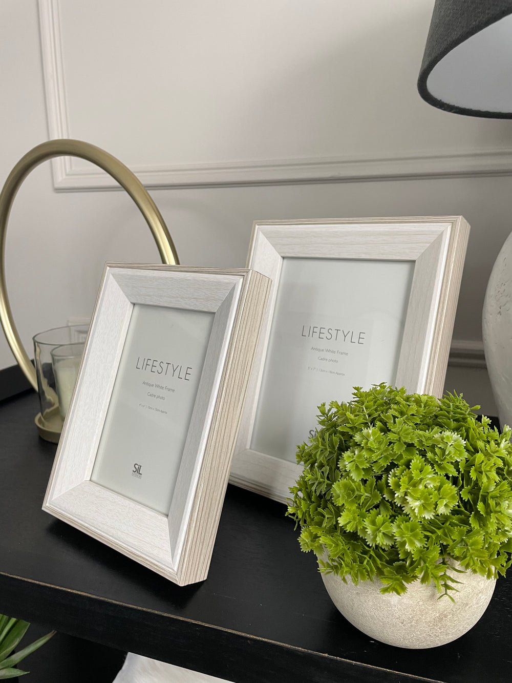 White 6x4 photo shop frame