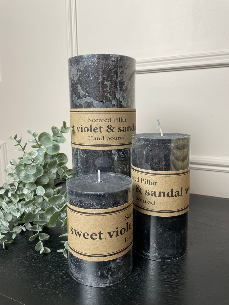 Small sweet violet and sandalwood pillar candle