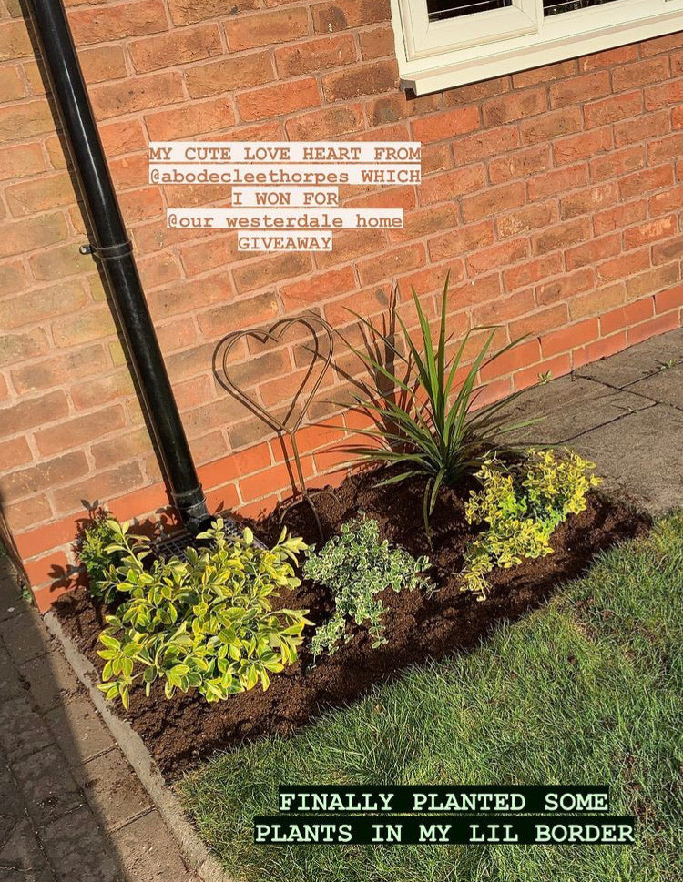 Small heart metal garden stake