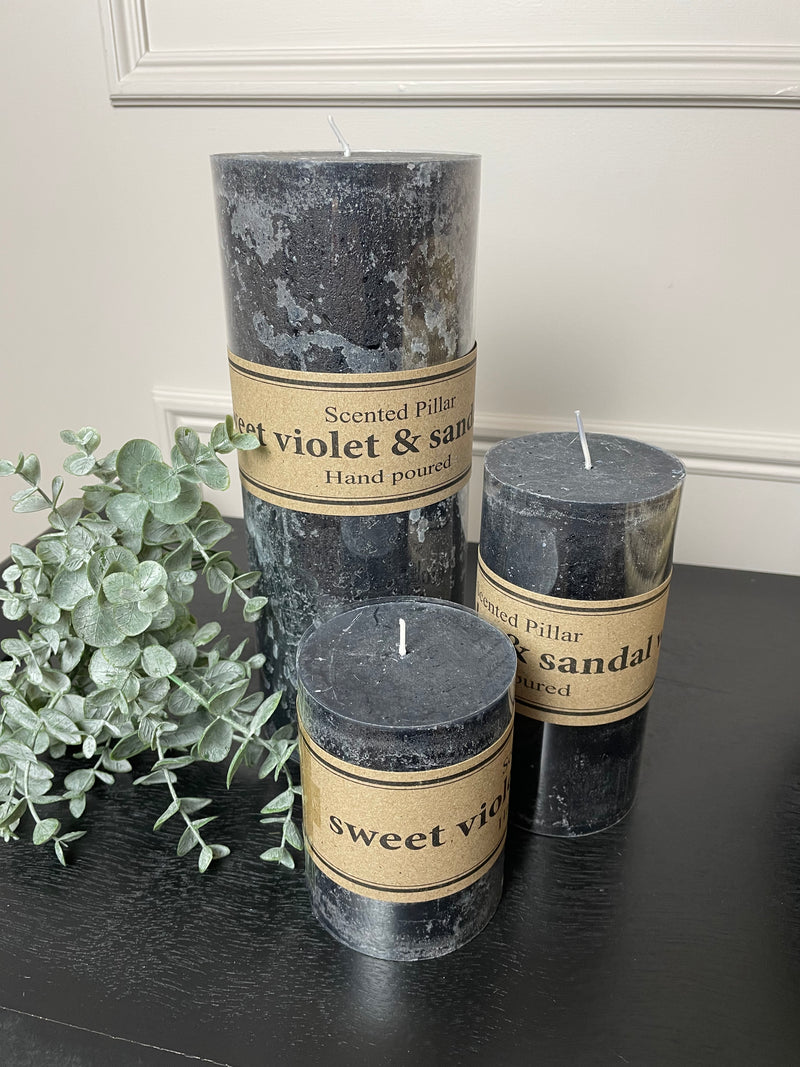 Small sweet violet and sandalwood pillar candle