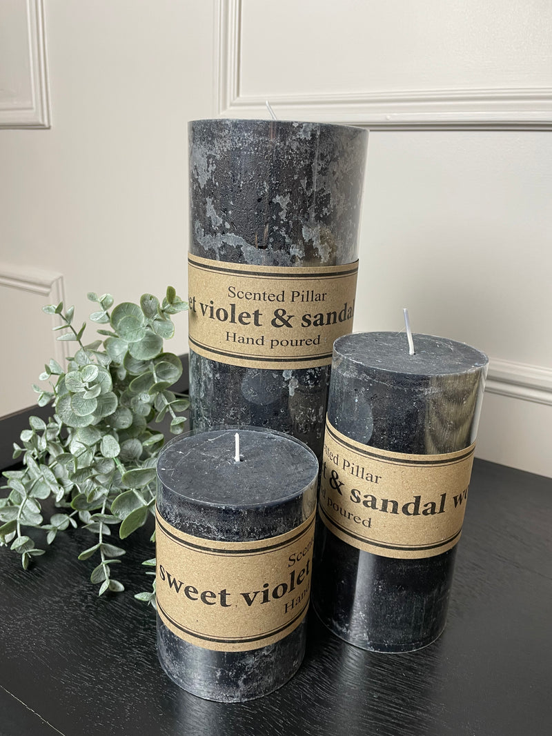 Small sweet violet and sandalwood pillar candle